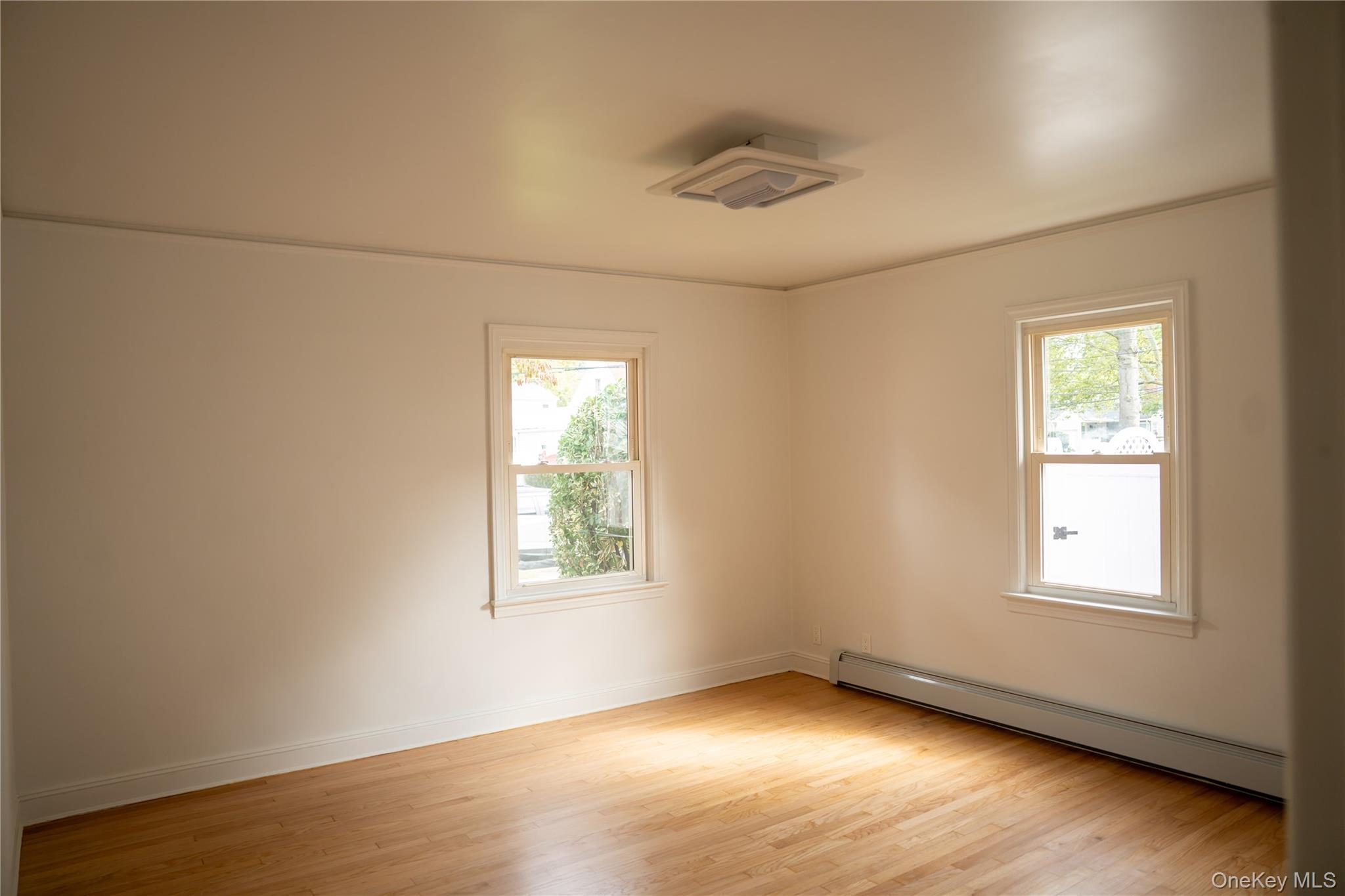586 Stratford Road Baldwin, NY 11510 - Photo 5 of 36 Gallery Image 5