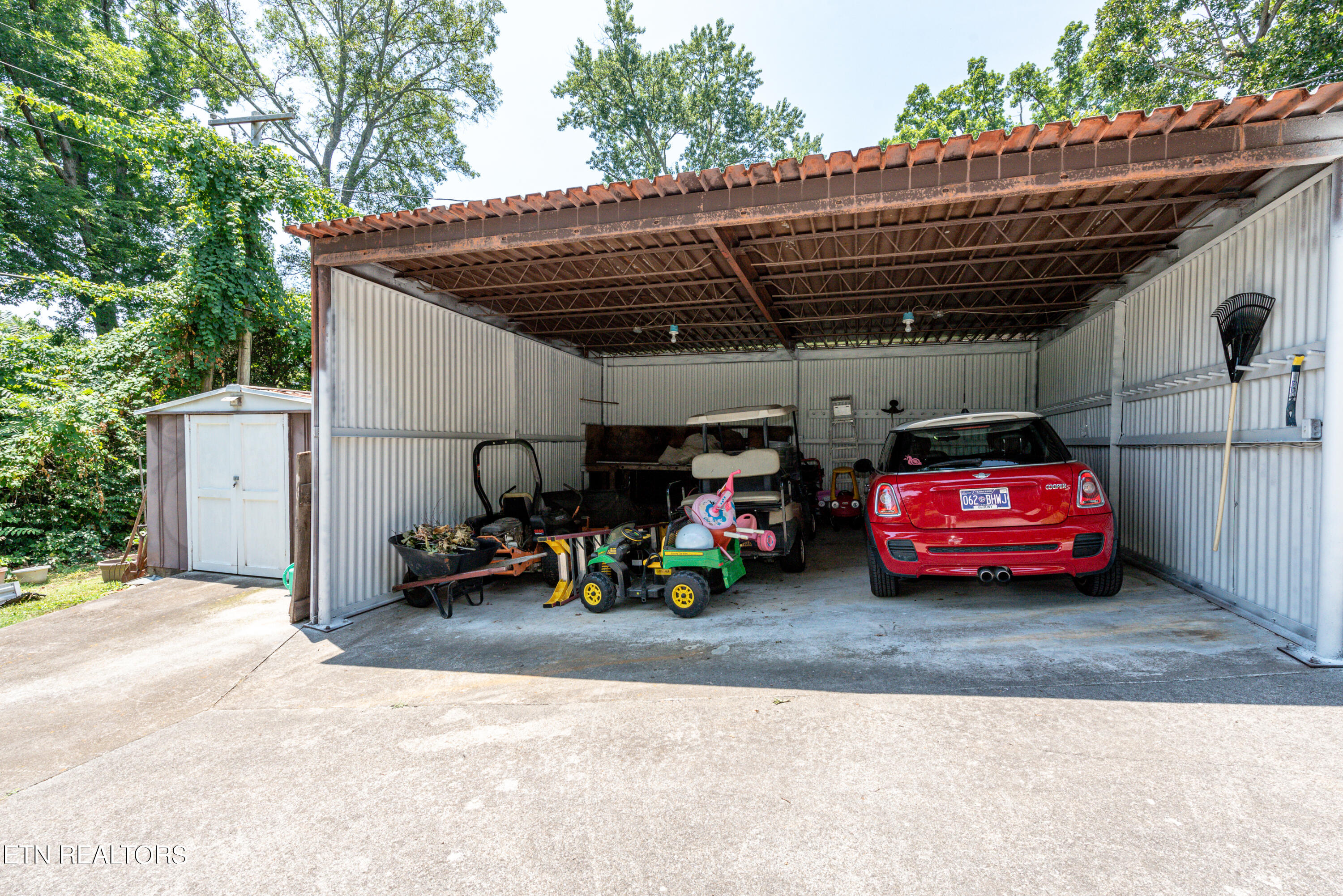 553 West Hunt Road Alcoa, TN 37701 - Photo 47 of 48 DSC_9568