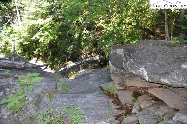 $395,000 | 0 Summit Road, Purlear, NC 28665