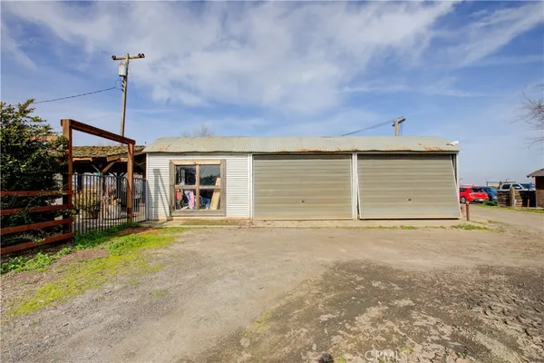 $1,200,000 | 9100-9194 Highway 152, Dos Palos, CA 93620