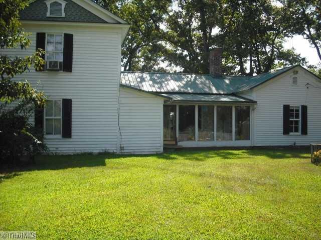 2103 Robertson Ridge Road King, NC 27021 - Photo 4 of 16 Exterior Front.