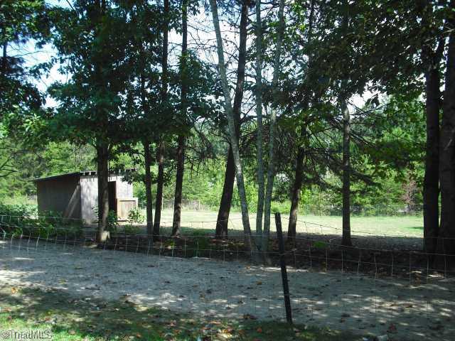 2103 Robertson Ridge Road King, NC 27021 - Photo 5 of 16 Yard/Garden.