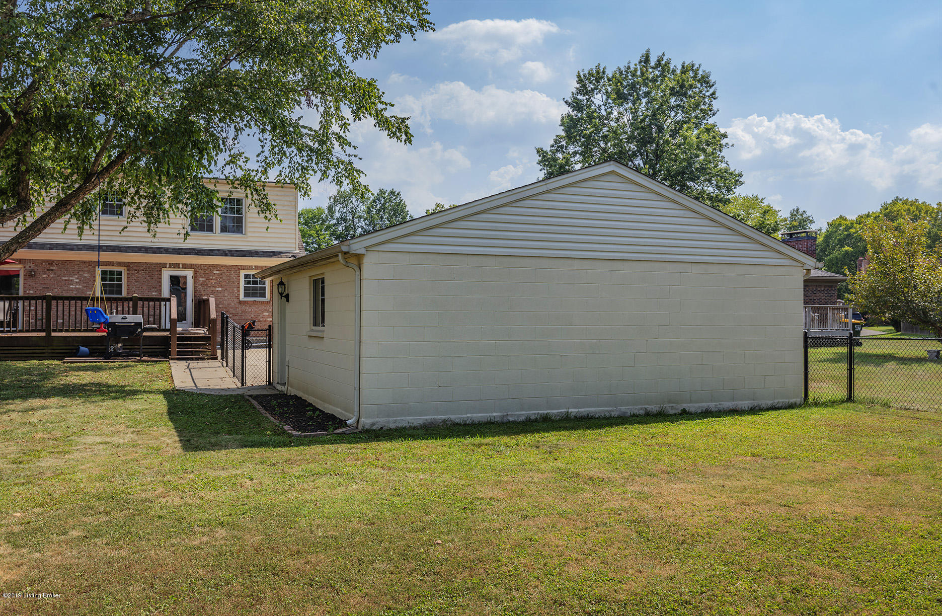707 Stivers Road Louisville, KY 40207 - Photo 30 of 33 7070 stivers exteriors-007