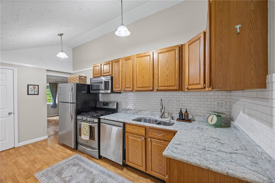 11 Seacliffe Road Irondequoit, NY 14622 - Photo 17 of 50 Gallery Image 17