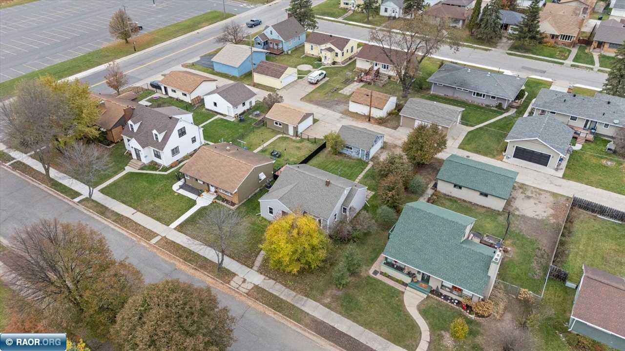813 6th Street South Virginia, MN 55792 - Photo 4 of 44