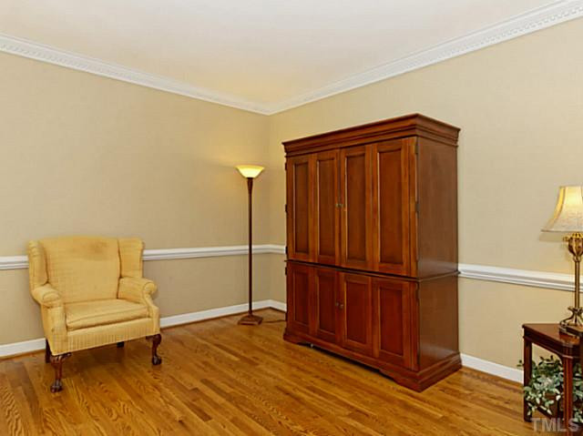 5229 Leiden Lane Raleigh, NC 27606 - Photo 3 of 25 Living Room