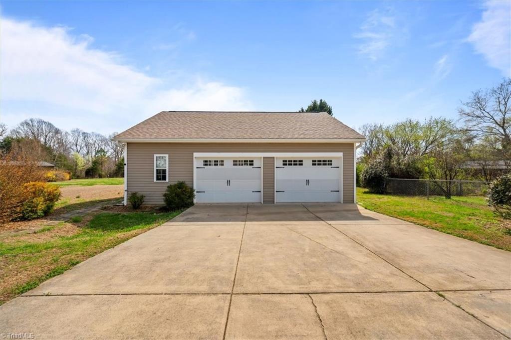 8997 Pepper Ridge Court Oak Ridge, NC 27310 - Photo 31 of 43