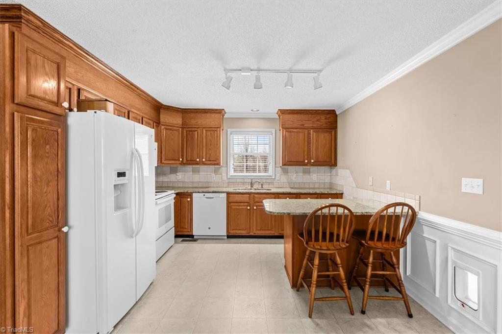 8997 Pepper Ridge Court Oak Ridge, NC 27310 - Photo 7 of 43