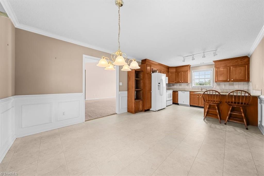 8997 Pepper Ridge Court Oak Ridge, NC 27310 - Photo 10 of 43