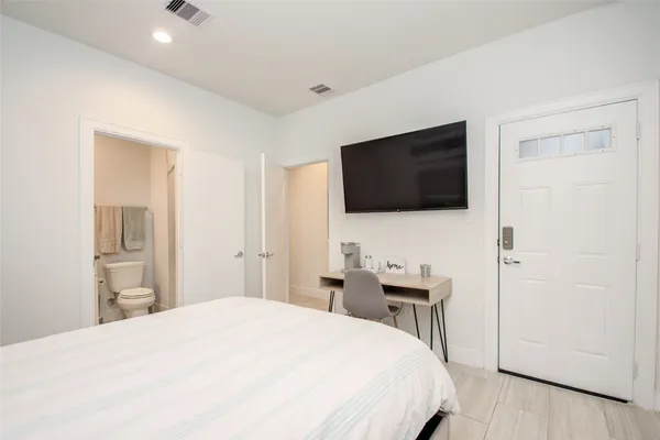 $2,950 | 2717 Eado Grove Lane, Houston, TX 77003