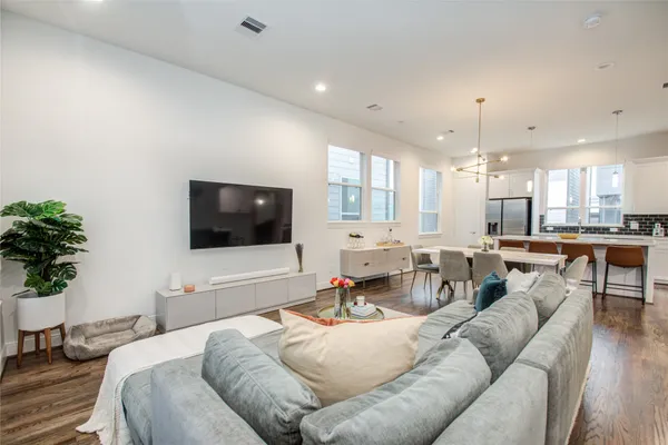 $2,950 | 2717 Eado Grove Lane, Houston, TX 77003