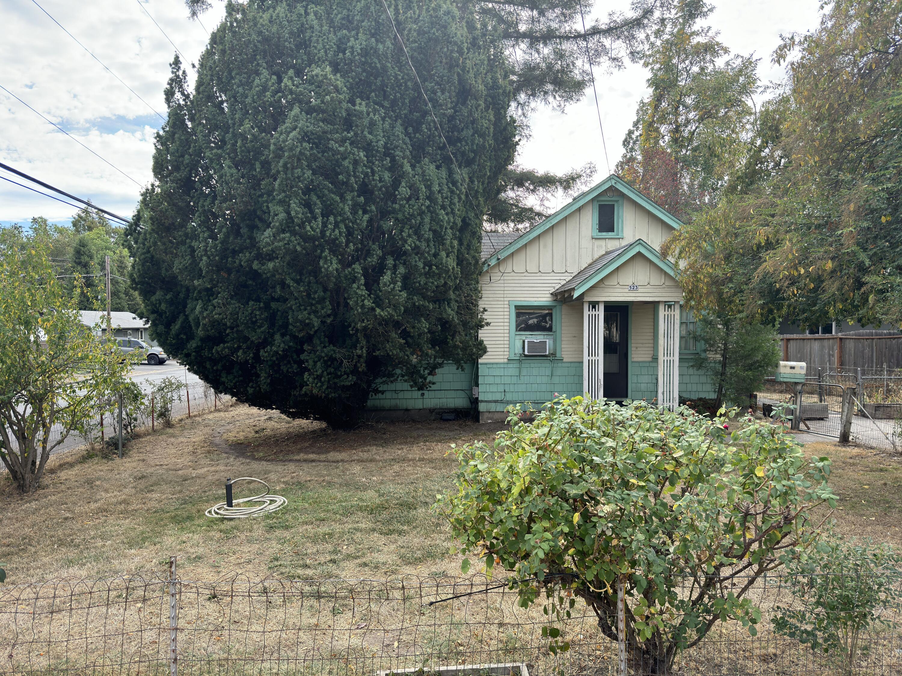 523 Southeast Riverside Avenue Grants Pass, OR 97526 - Photo 21 of 21 Updated Final (20)