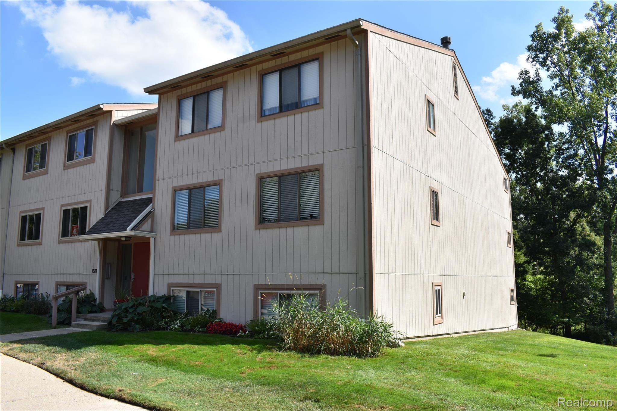1687 Riverside Drive Rochester, MI 48309 - Photo 2 of 58 DSC_0837.jpg