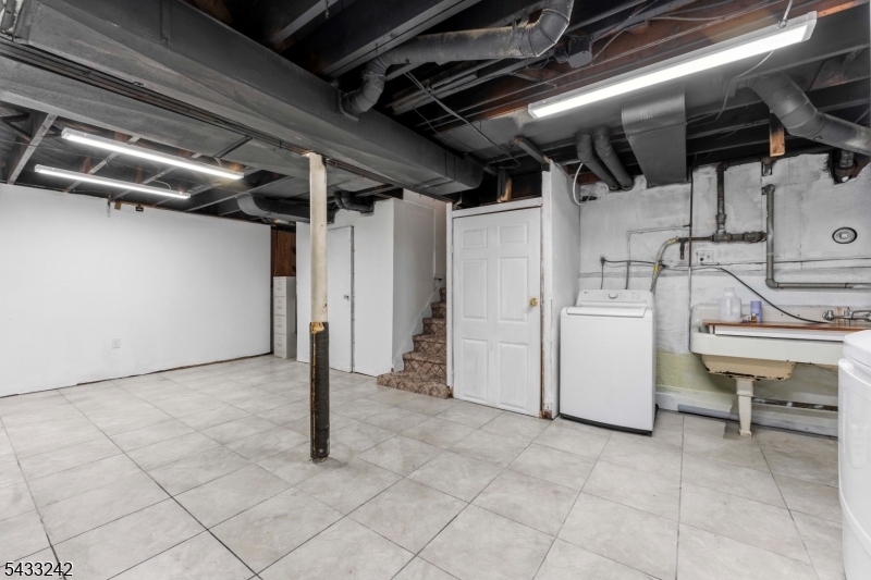 841 Colonial Arms Road Union, NJ 07083 - Photo 18 of 21