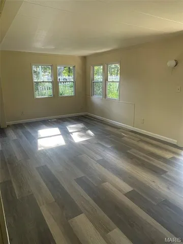 $1,095 | 687 Benton Street, St. Clair, MO 63077