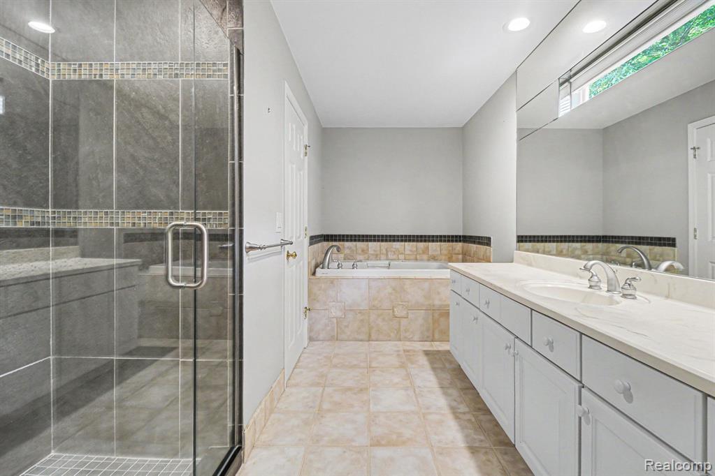 6573 Summit Ridge Clarkston, MI 48346 - Photo 19 of 24