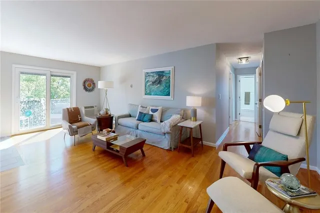 $2,100 | 43 Bullocks Point Avenue, Unit 4C, East Providence, RI 02915