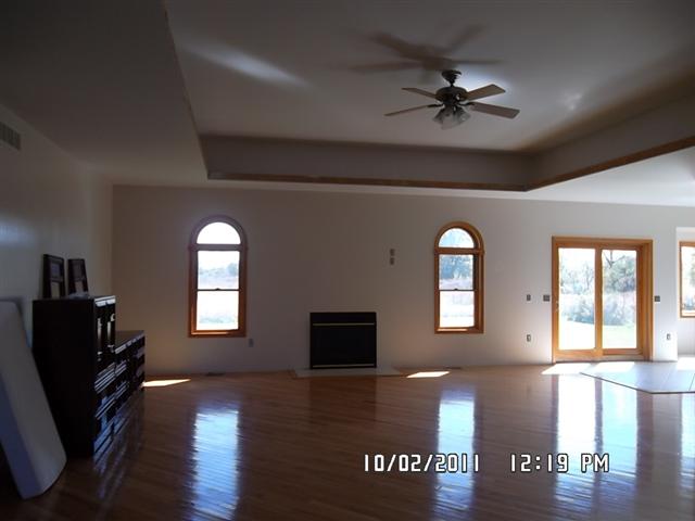 4700 Martin Capac, MI 48014 - Photo 14 of 16 31076382-13.JPG
