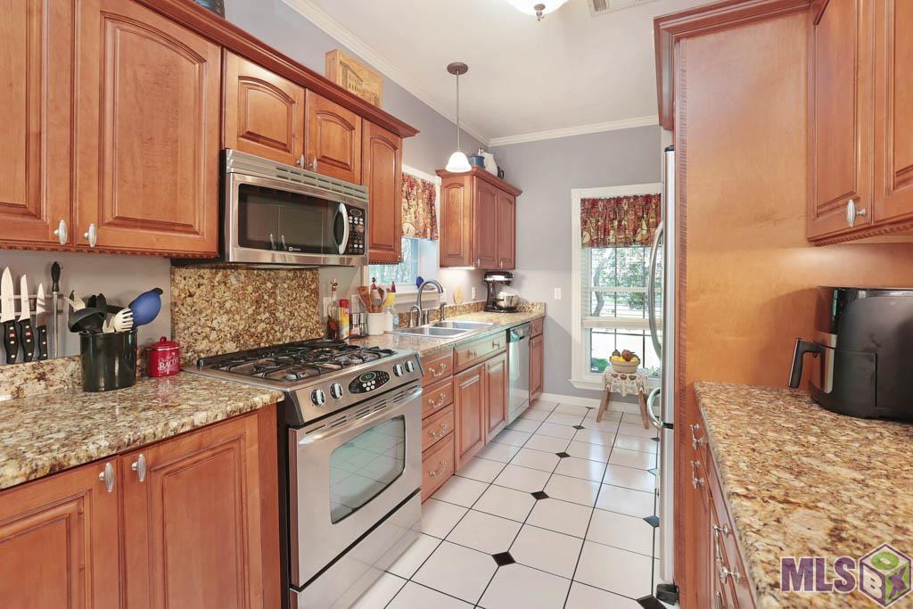 34160 Perkins Road Denham Springs, LA 70706 - Photo 12 of 35