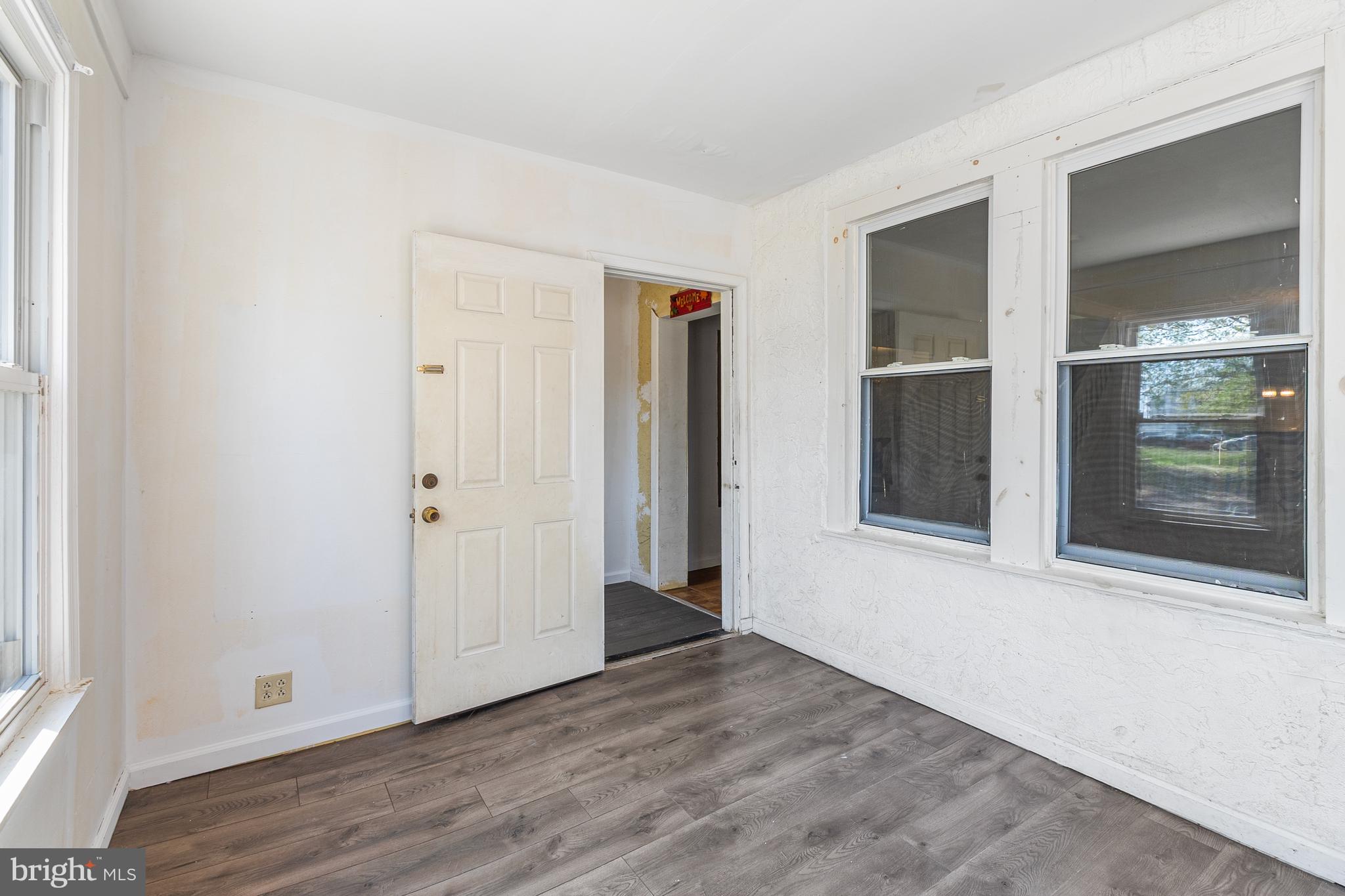 622 Green Street Chester, PA 19013 - Photo 8 of 32