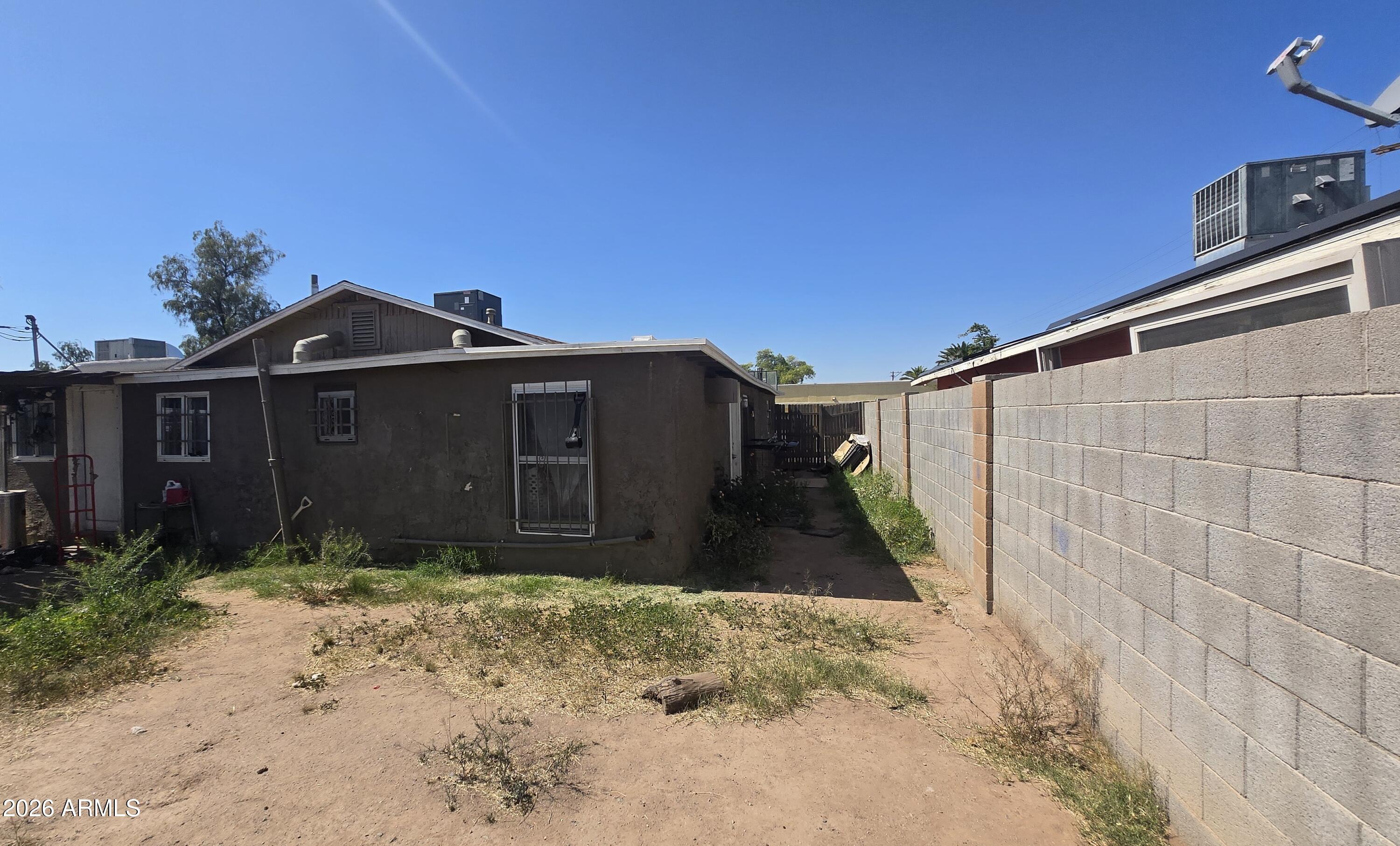 1005 South 2nd Street Phoenix, AZ 85004 - Photo 9 of 12 back of house