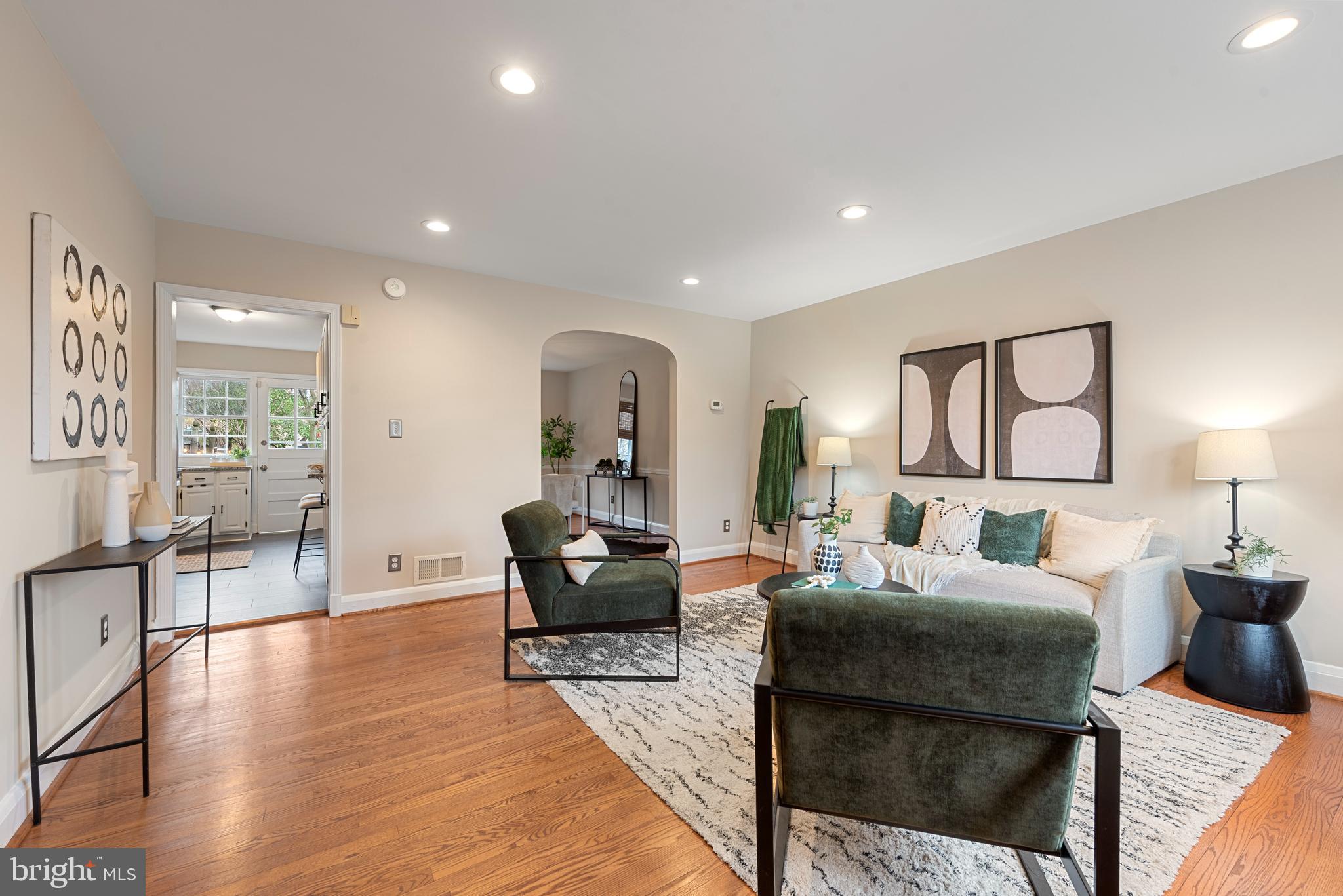 183 Stanmore Road Baltimore, MD 21212 - Photo 5 of 54 a living room with furniture and wooden floor