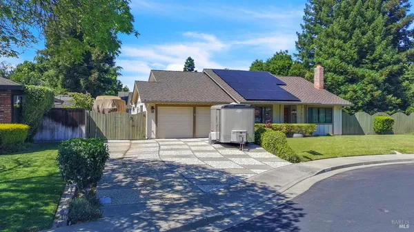 $598,000 | 820 Royal Elf Court, Dixon, CA 95620