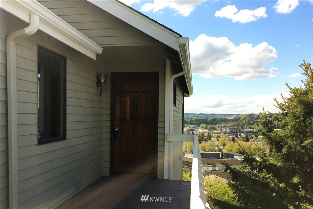 617 Cedar Avenue South Renton, WA 98057 - Photo 6 of 22 Gallery Image 6
