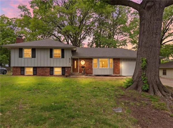 $329,000 | 6316 Hedges Avenue, Raytown, MO 64133