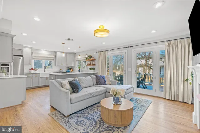 $1,725,000 | 813 Beverley Drive, Alexandria, VA 22302