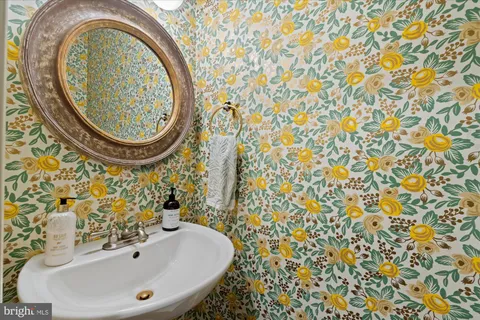 $1,725,000 | 813 Beverley Drive, Alexandria, VA 22302