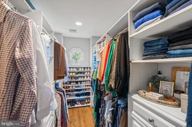 $1,725,000 | 813 Beverley Drive, Alexandria, VA 22302