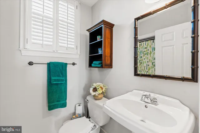 $1,725,000 | 813 Beverley Drive, Alexandria, VA 22302