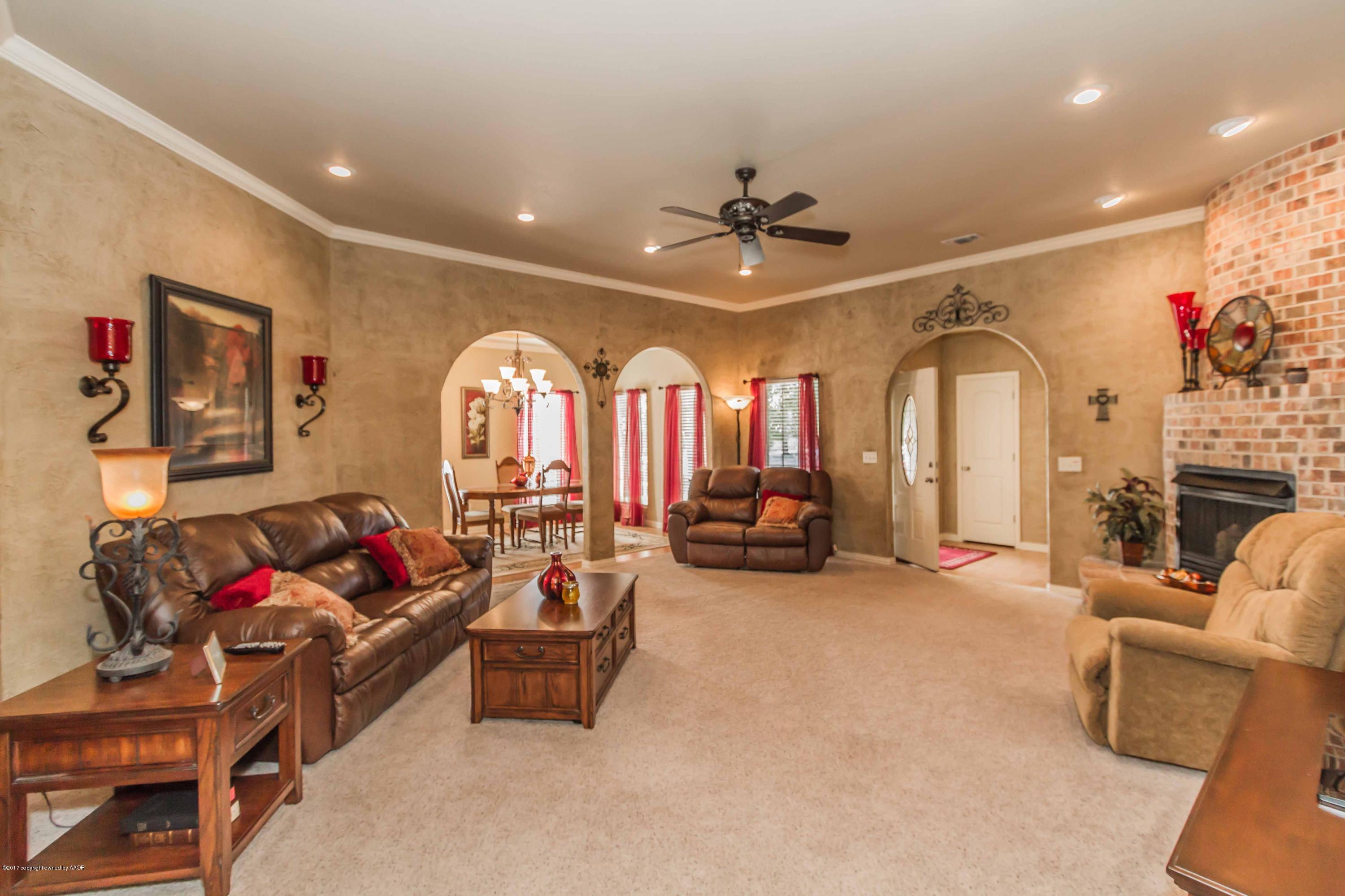 6704 Thunder Road Amarillo, TX 79119 - Photo 22 of 50 LIVING ROOM VIEW 4