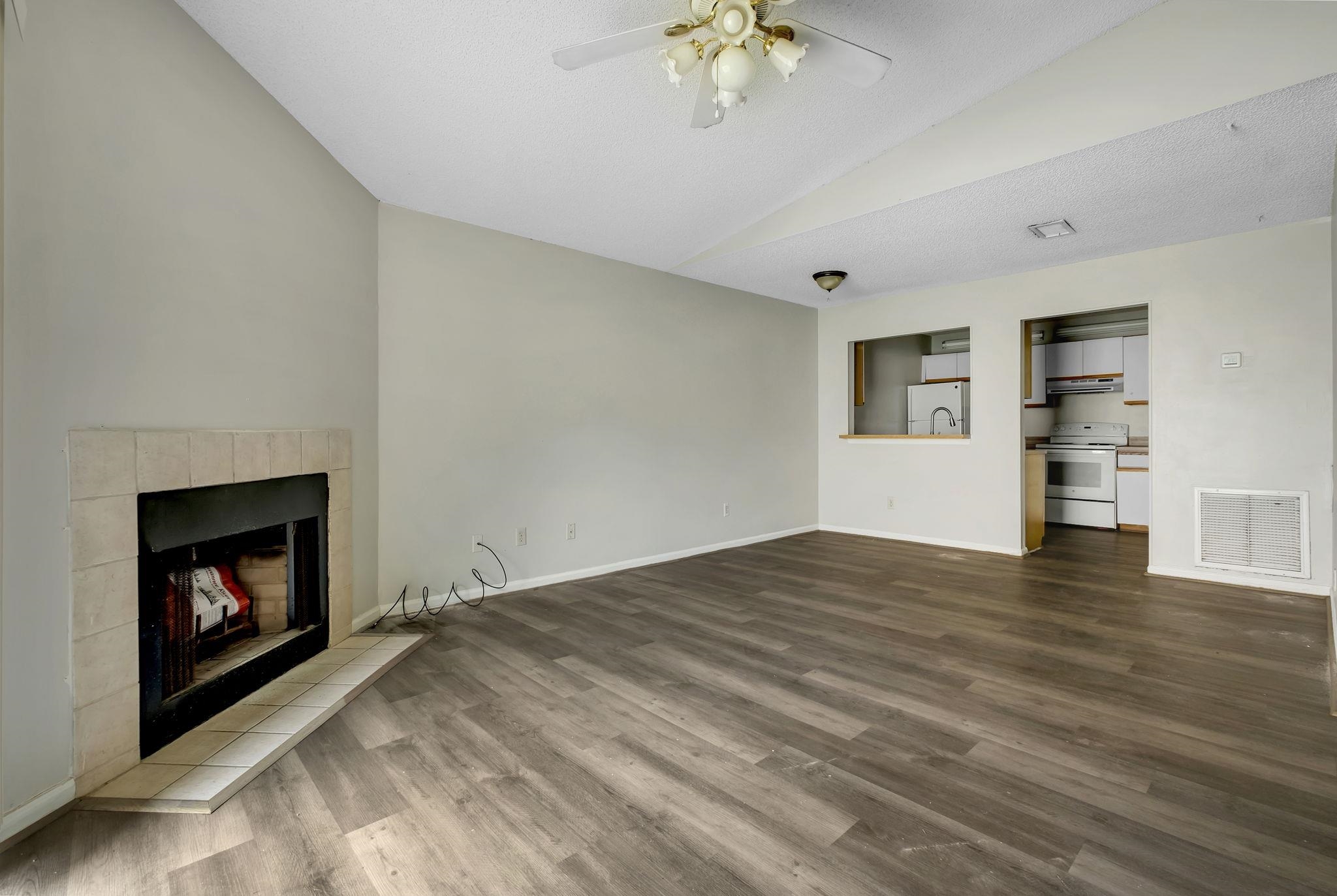 1571 Stone Road, Unit 11B Tallahassee, FL 32303 - Photo 15 of 28