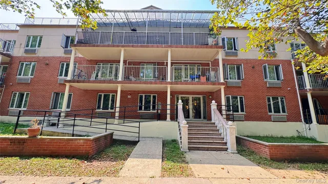 $685,000 | 64-34 Grand Central Parkway, Unit 3D | Forest Hills