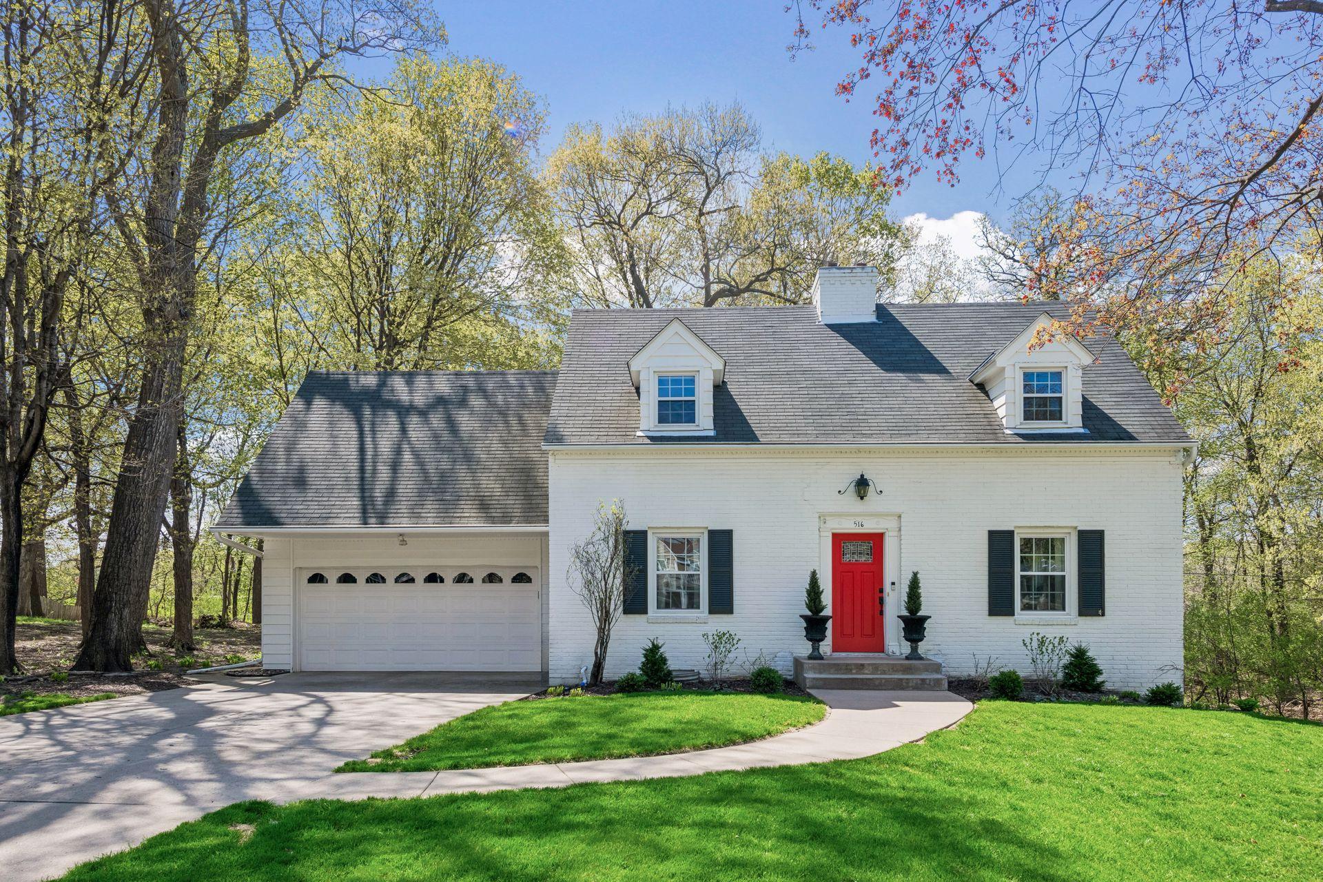 516 Shadyway Road Wayzata, MN 55391 - Photo 1 of 26 Gallery Image 1