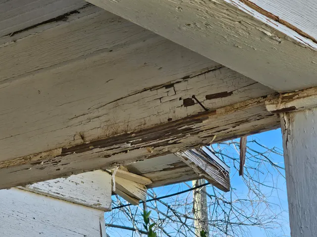 a view of utility room