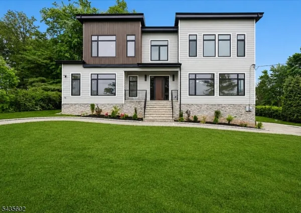 $4,100,000 | 30 Winthrop Road, Short Hills, NJ 07078