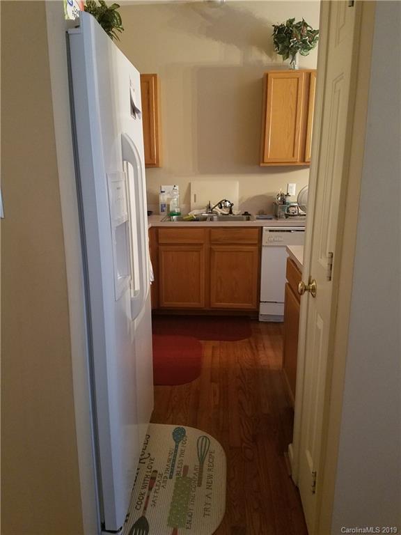 2147 Lennox Square Road, Unit 33 Charlotte, NC 28210 - Photo 12 of 19 Gallery Image 12