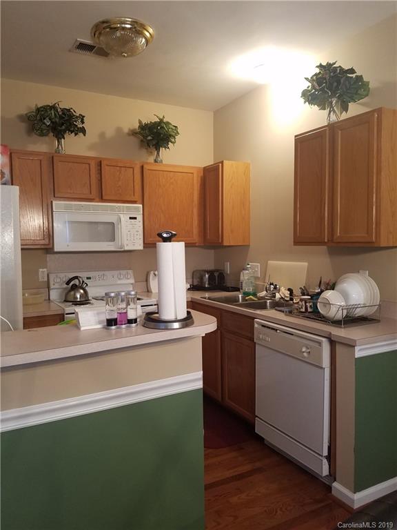 2147 Lennox Square Road, Unit 33 Charlotte, NC 28210 - Photo 10 of 19 Gallery Image 10