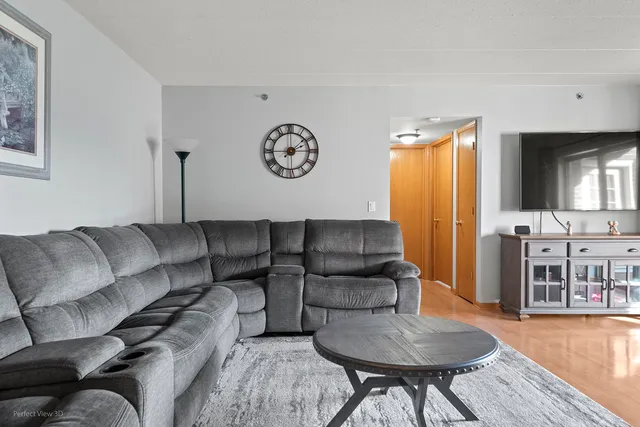 $238,000 | 6970 Heritage Circle, Unit 1C, Orland Park, IL 60462