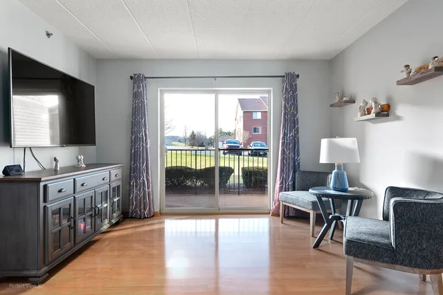 $238,000 | 6970 Heritage Circle, Unit 1C, Orland Park, IL 60462