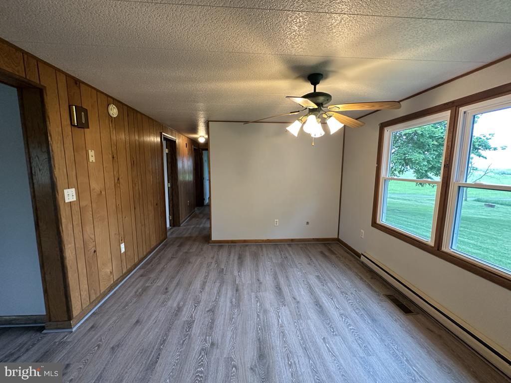 3027 Crottlestown Road Chambersburg, PA 17202 - Photo 4 of 19 Dining Room