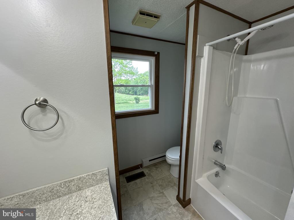 3027 Crottlestown Road Chambersburg, PA 17202 - Photo 10 of 19 Full Bath