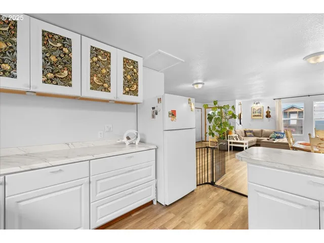 $325,000 | 2305 7th Street, Tillamook, OR 97141