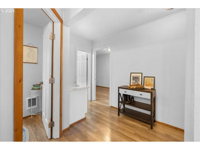 $325,000 | 2305 7th Street, Tillamook, OR 97141