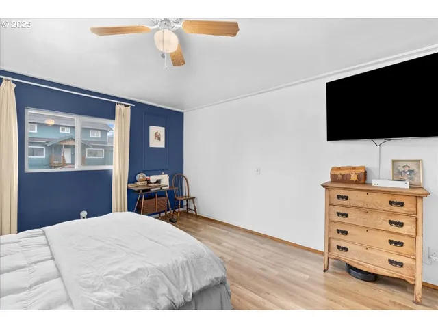 $325,000 | 2305 7th Street, Tillamook, OR 97141