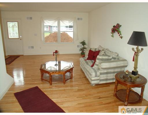 40 West Knollwood Road Edison, NJ 08817 - Photo 5 of 6