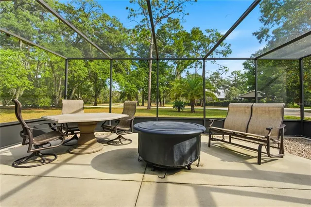 $425,000 | 521 River View Drive, Old Town, FL 32680